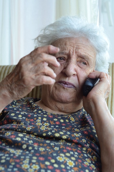 5 ways to show love to assisted living residents from afar