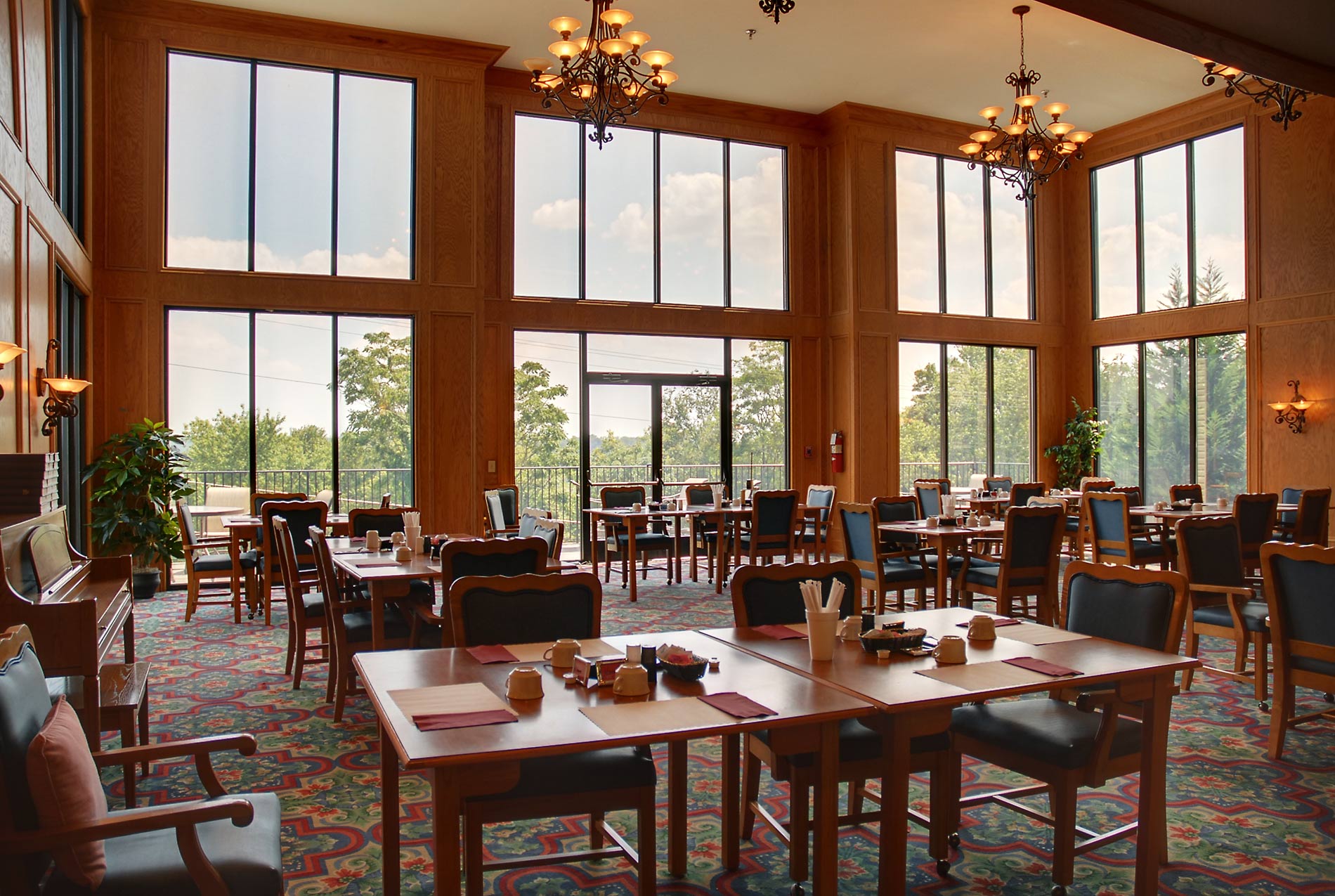 River Oaks Dining