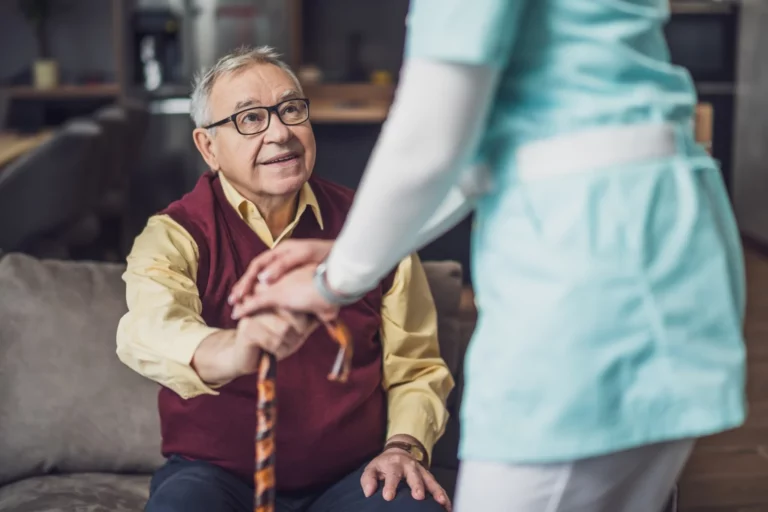 How to Feel at Home After Moving into an Assisted Living Facility