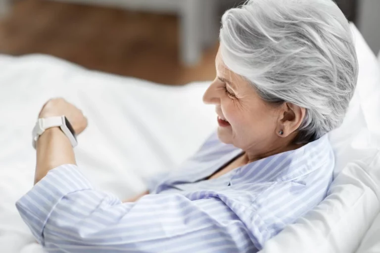 How Wearable Technology Can Help Seniors and Caregivers(1)